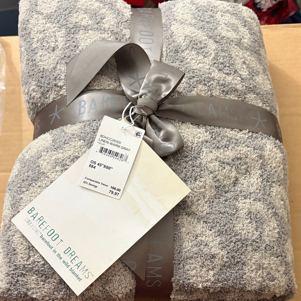 Barefoot Dreams Soft Gray Throw OS 45”x 60”